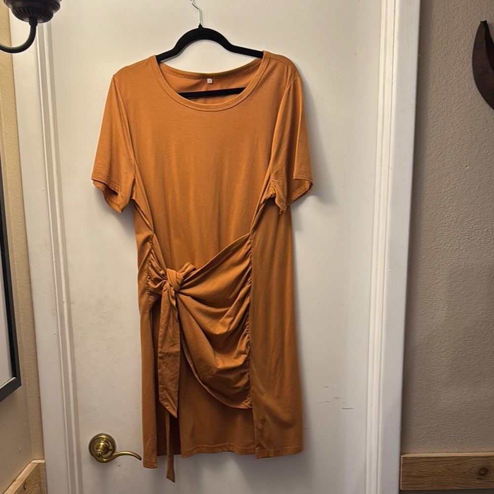SHEIN Gold Sheath Mini Dress Short Sleeve Crew Neck